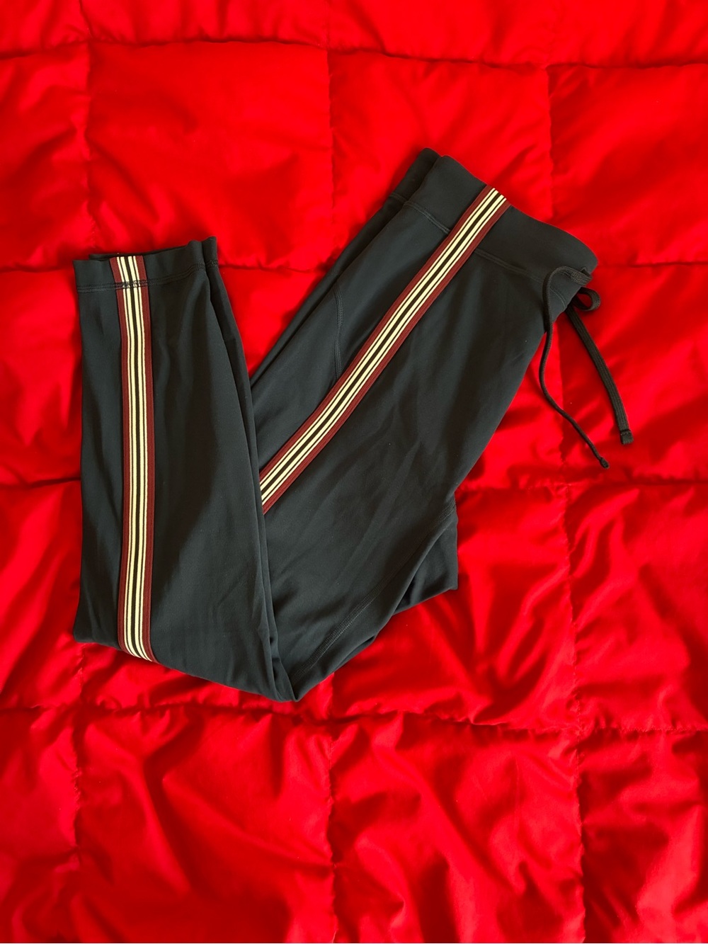 NWOT Lululemon Groove High-Rise Tight 25" Stripe Trim